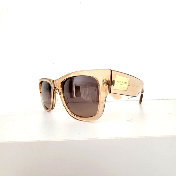 KURT GEIGER LONDON Women\'s 52mm Square Sunglasses In Crystal Tan/Brown Gradient. main image 5